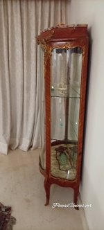 Vitrina Luis XV en Marquetería y Bronce - PU-3000